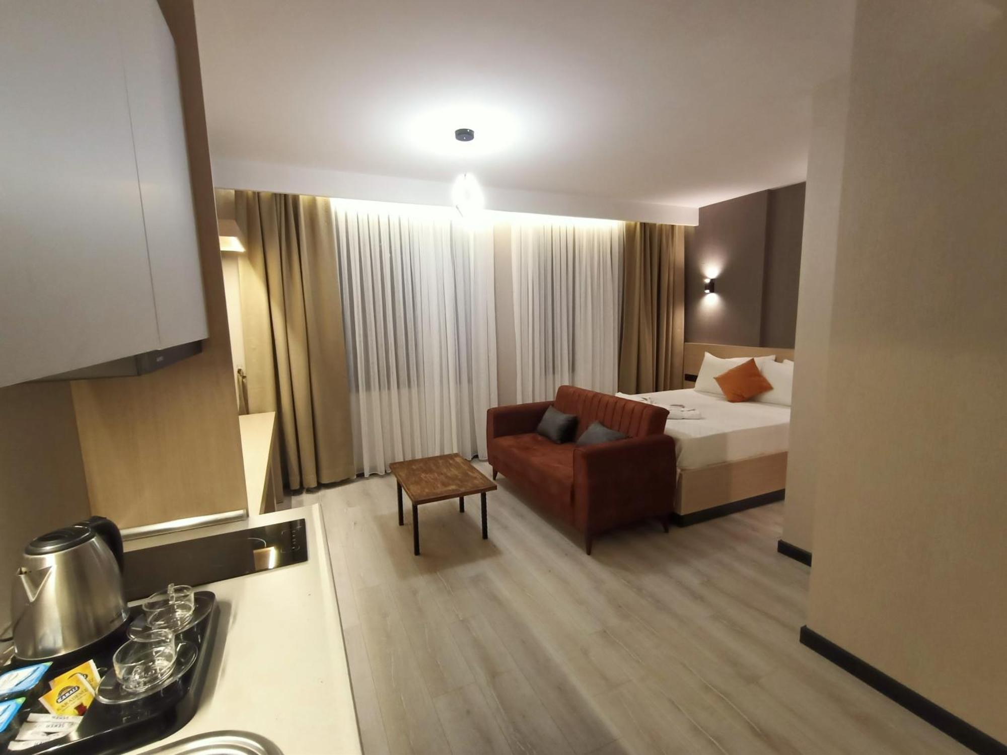 Falcon Palas Otel Istanbul Exteriör bild